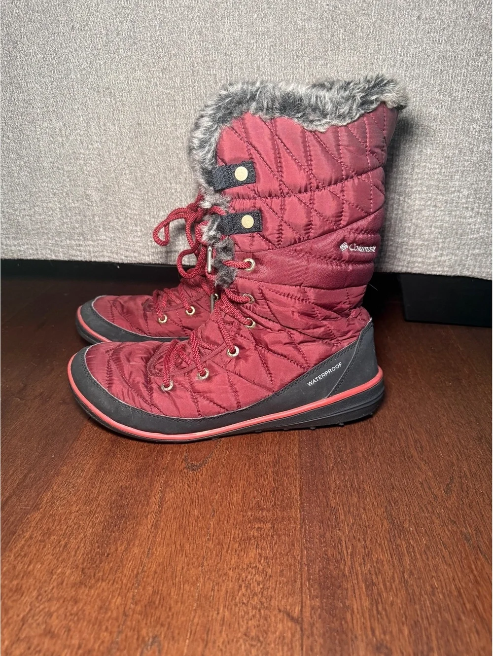 Columbia Heavenly Omni-Heat Women’s Waterproof Snow Boots Burgundy Fur 10.5